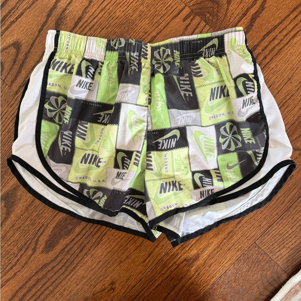 Nike Tempo Oregon Graphic Print Shorts - Picture 2 of 3